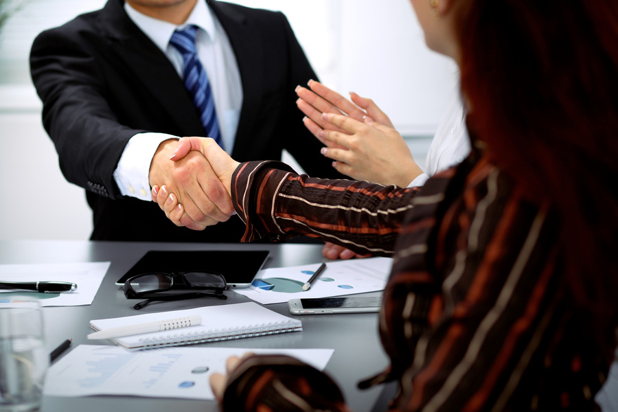 26只瀕危蝴蝶標本藏航空掛號信,上海刑事律師揭秘跨境走私案背后