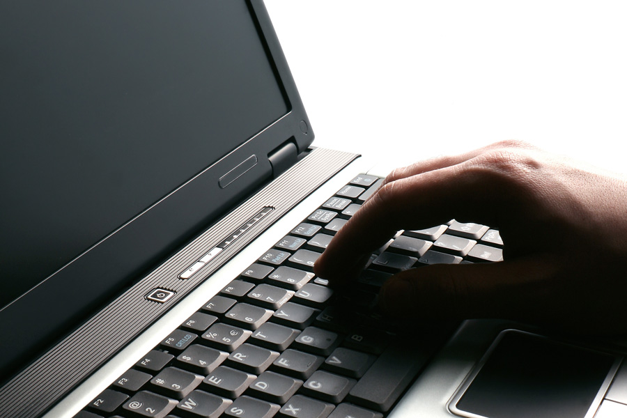 AI技術與網絡詐騙:上海詐騙罪辯護律師探尋法律責任的迷霧與挑戰