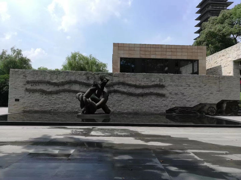 律師會(huì)見時(shí)能帶當(dāng)事人家屬嗎？上海刑事會(huì)見律師帶您了解