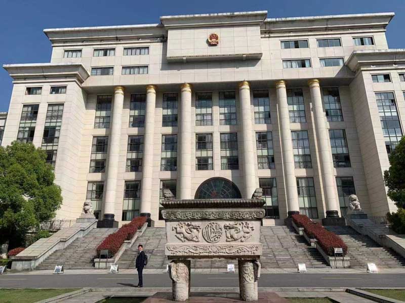 飯店服務員是三陪小姐是犯罪嗎？來和徐匯刑事律師看看這個案例