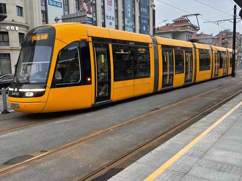 青浦刑事律師來講講工作人員拿走客人的行李如何認定